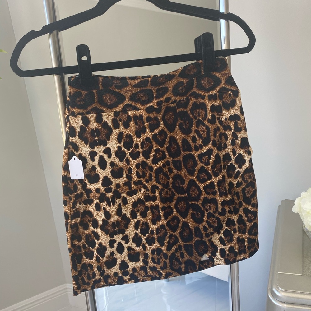 NWT Cheetah leopard Mini Skirt - Picture 3 of 13